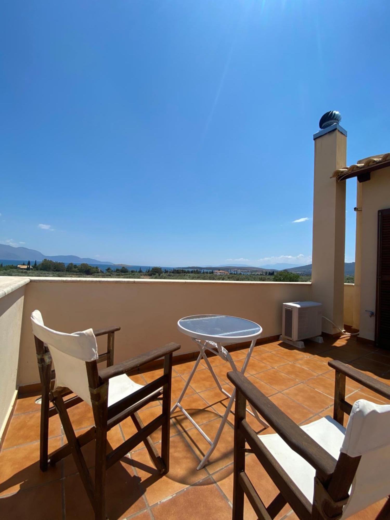 Georges Villa Galaxidi, Family, Pool And Garden エクステリア 写真